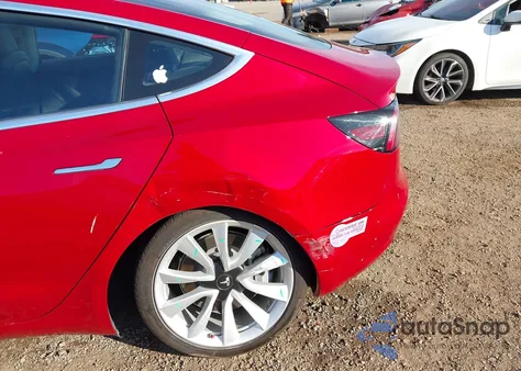 2018 Tesla Model 3 Long Range/Mid Range из США, поврежденный, VIN 5YJ3E1EA1JF126182